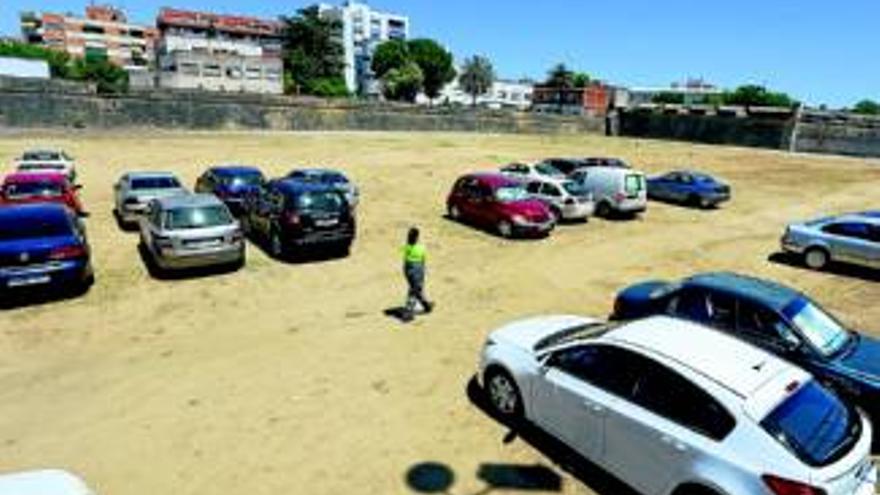 El nuevo párking de la calle Stadium en Badajoz no cumple las expectativas de Adeba
