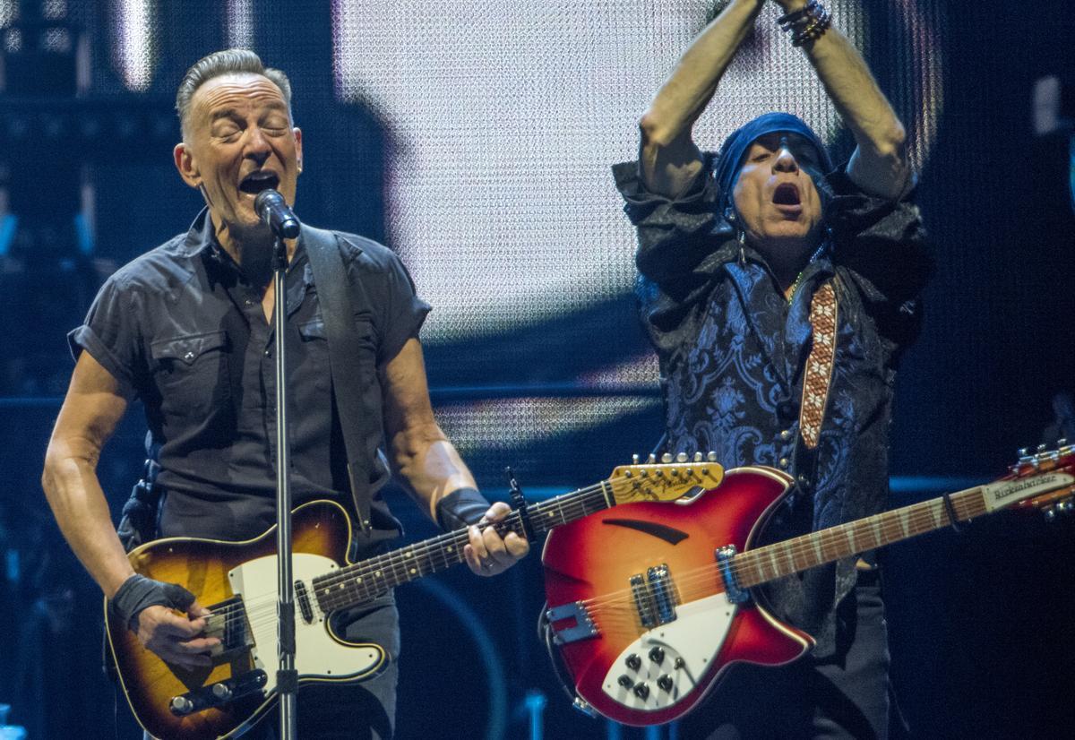 Bruce Springsteen ho torna a fer: un altre remolí emocional a l’Estadi