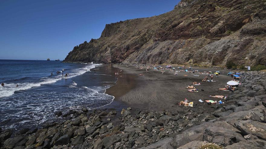 Cerrado el acceso de vehículos a la playa de Las Gaviotas