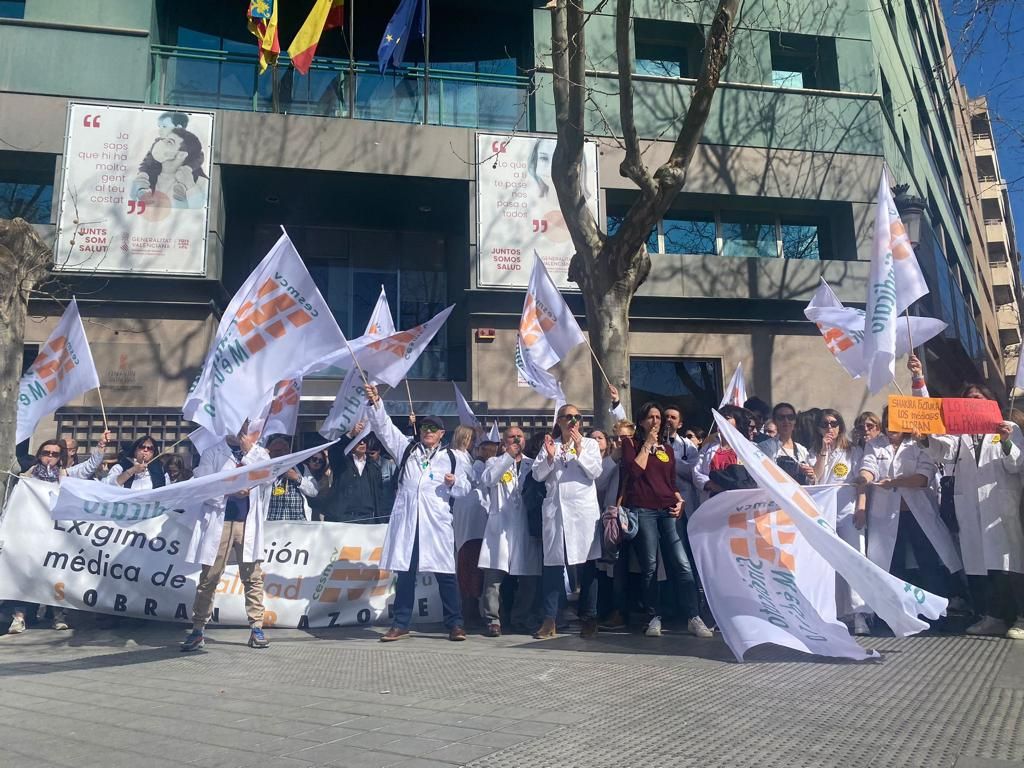 Concentración en Valencia del Sindicato Médico