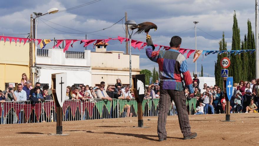 La época medieval transforma un año más el pueblo amurallado de Mascarell