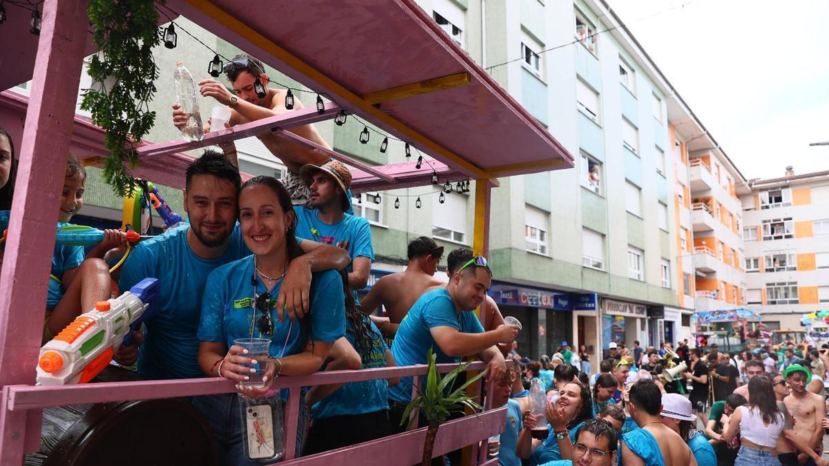 Las imágenes de la fiesta grande de Grado: así se vivió el desfile de Santa Ana