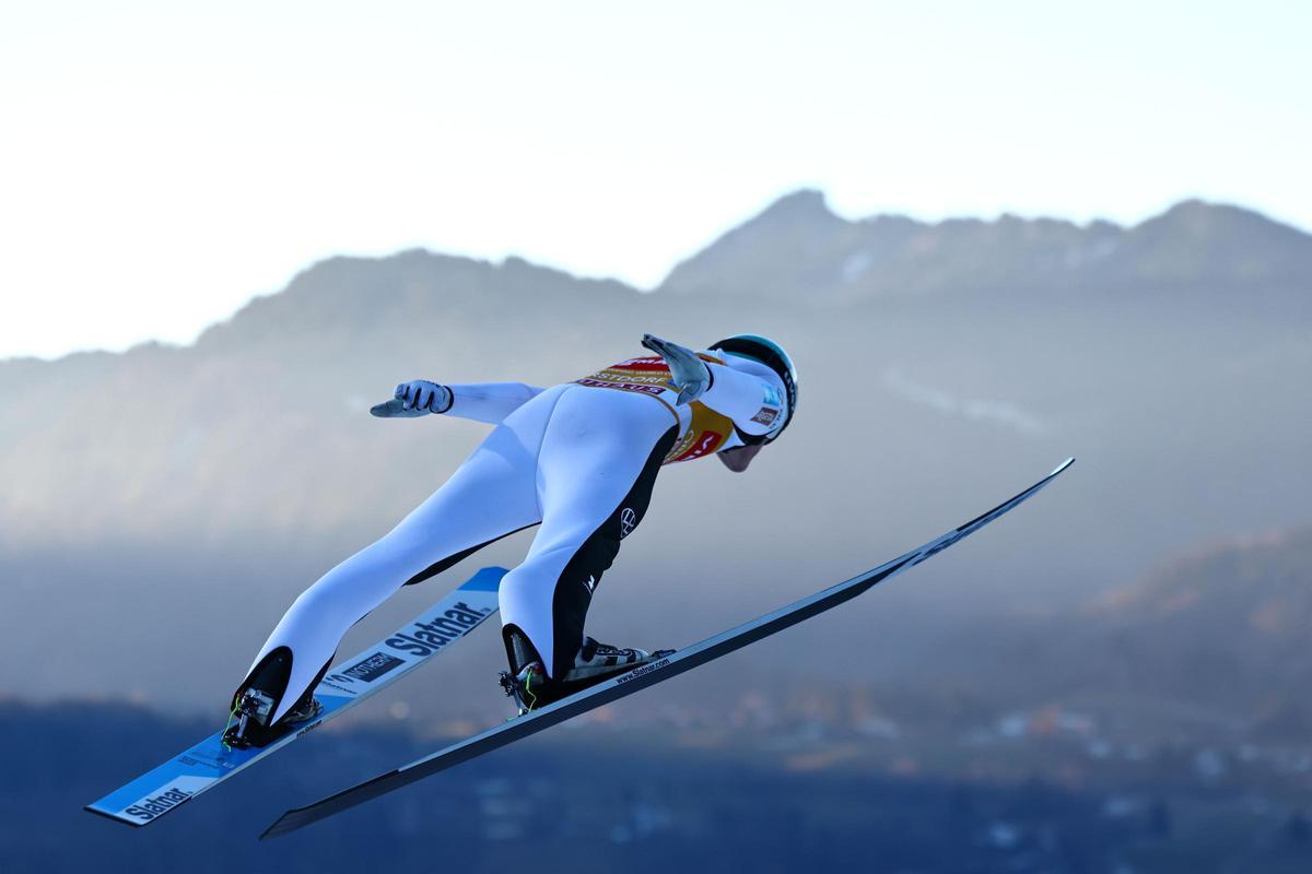 El saltador de esquí esloveno Domen Prevc