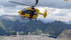 Seis muertos y ocho heridos en desprendimiento de glaciar en Álpes italianos