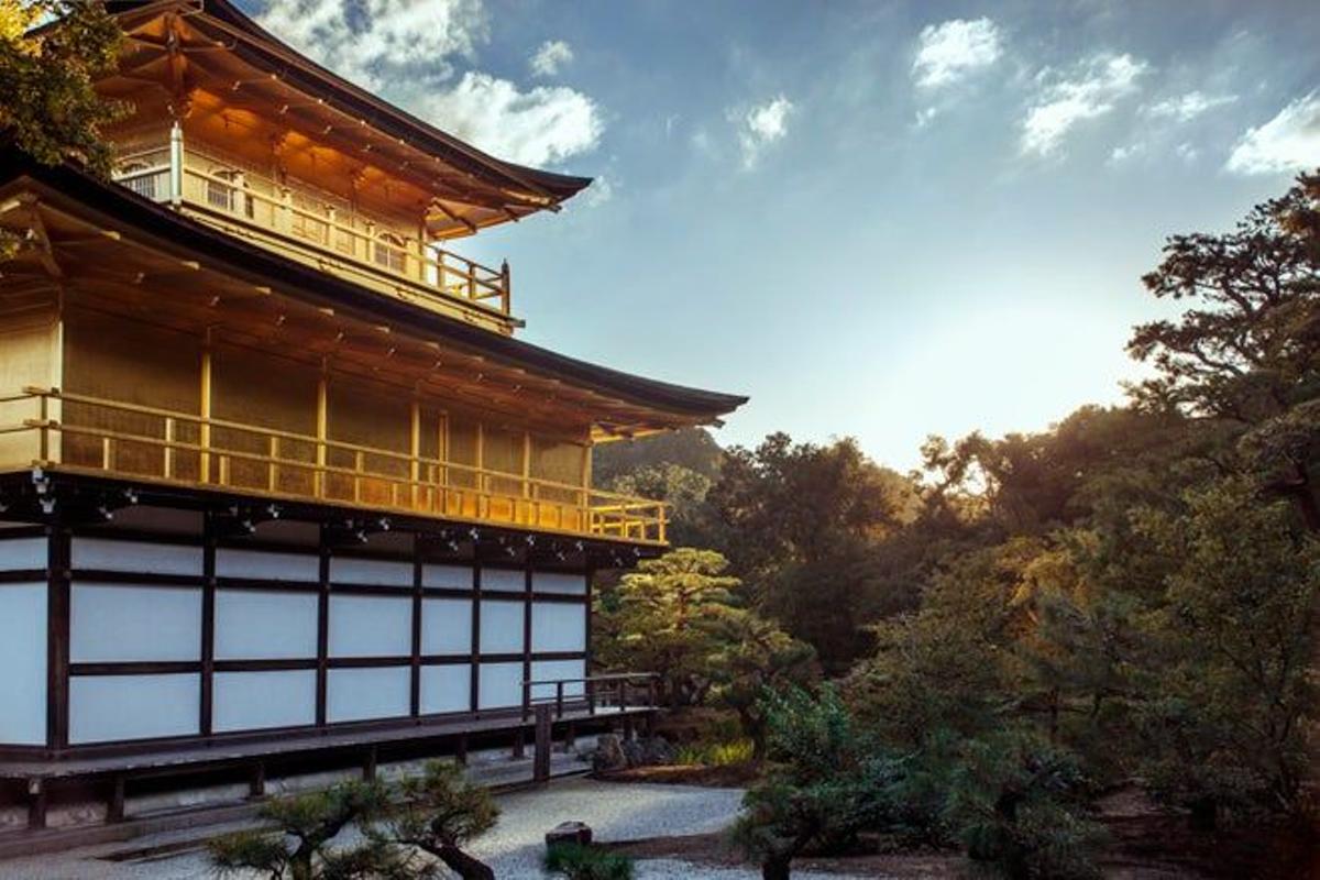 Templo Ginkaku-ji al atardecer, en Kioto.