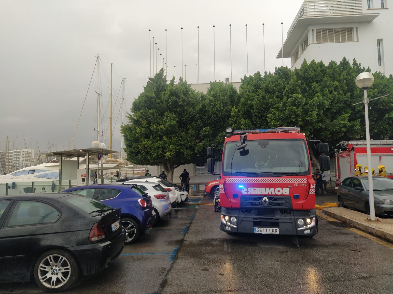 Incendio de un barco en el Moll Vell de Palma