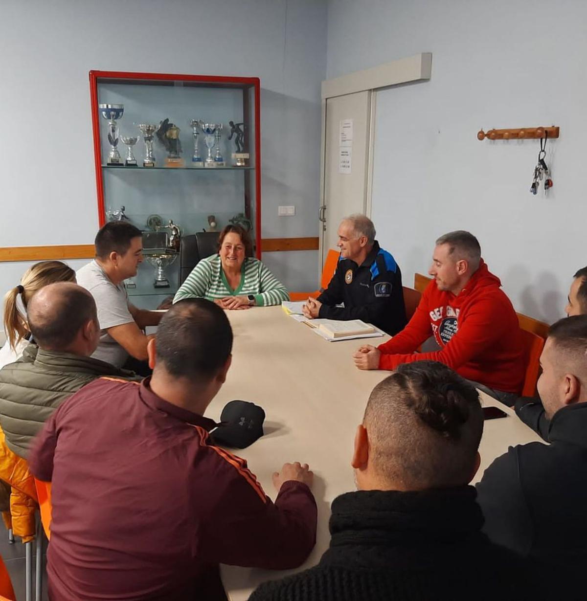 Reunión de Pilar Nogueira, el lunes con la Policía Local. |   // 