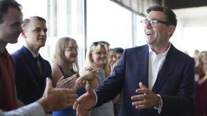 Andy Burnham relleva Starmer amb el vent a favor i moltes incògnites