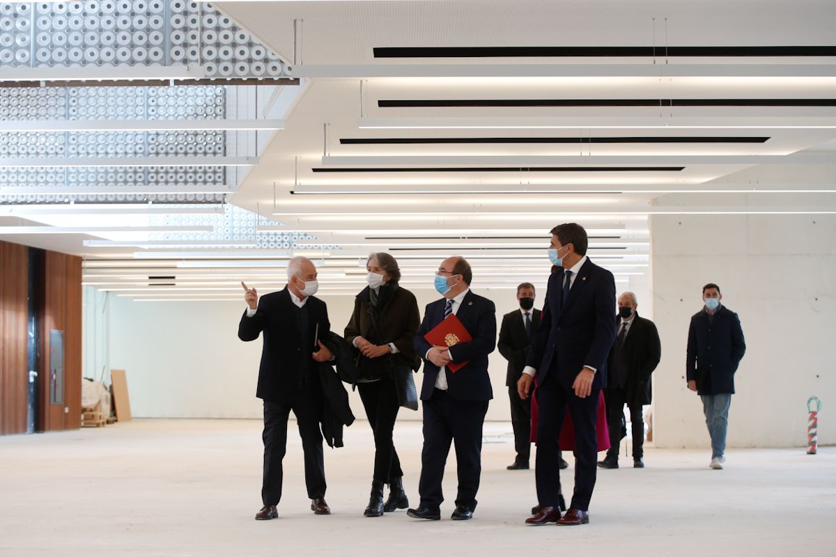 El ministro de Cultura visita la obra de la Biblioteca del Estado