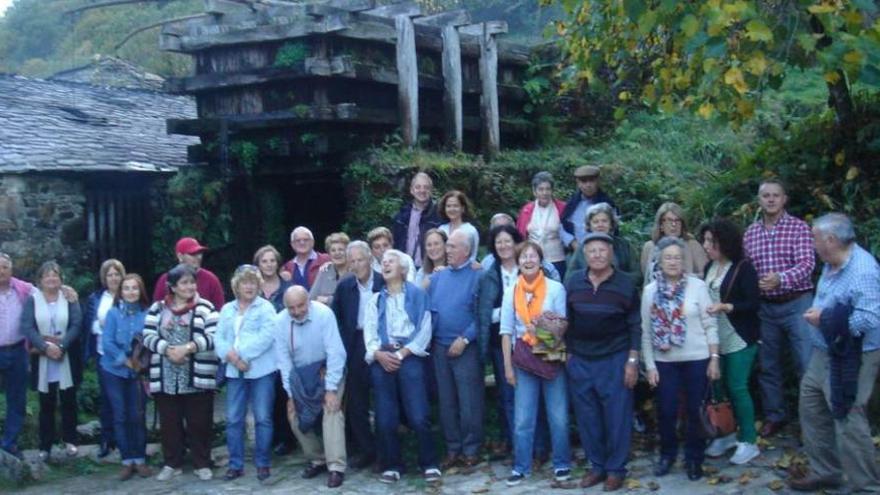 Los vecinos de Santurio, de los Oscos a Castropol