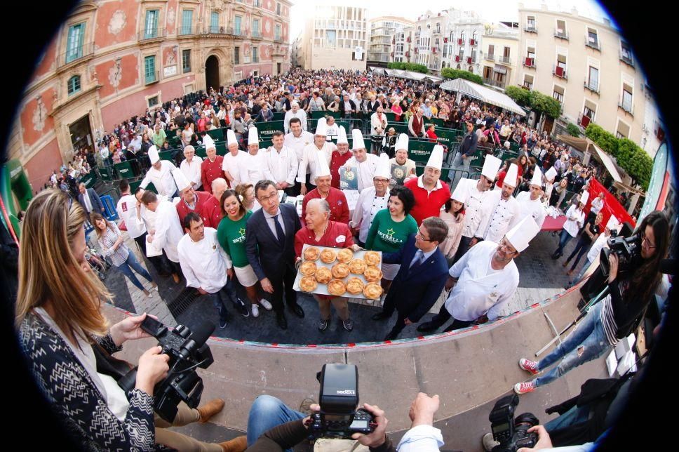 Reparten más de 10.000 Pasteles de Carne en la pla