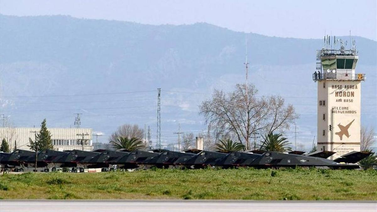 Els EUA s’emporten 14 avions de Morón i Rota a Alemanya i el Regne Unit