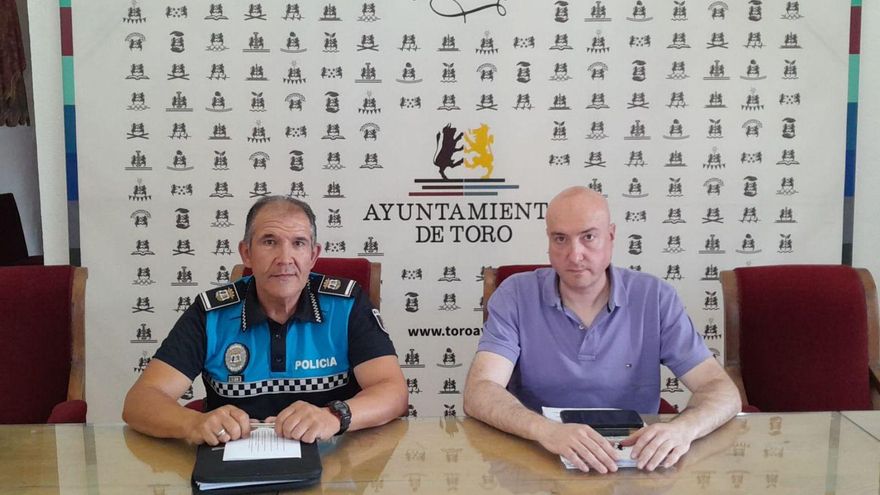 El jefe de la Policía Local y el edil de Seguridad Ciudadana desgranan la operatividad de las cámaras. | C. T.
