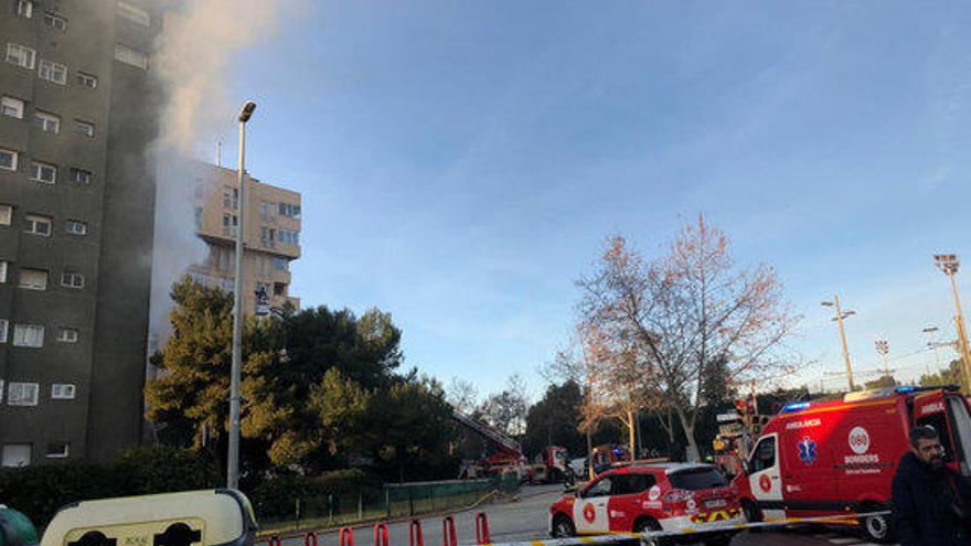 Almenys dos morts en un incendi a Barcelona