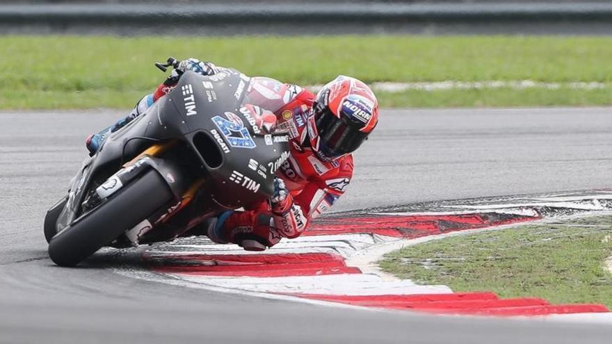 Stoner (Ducati) supera a los favoritos en Malasia