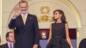 Los reyes Felipe y Letizia en el Teatro Real.