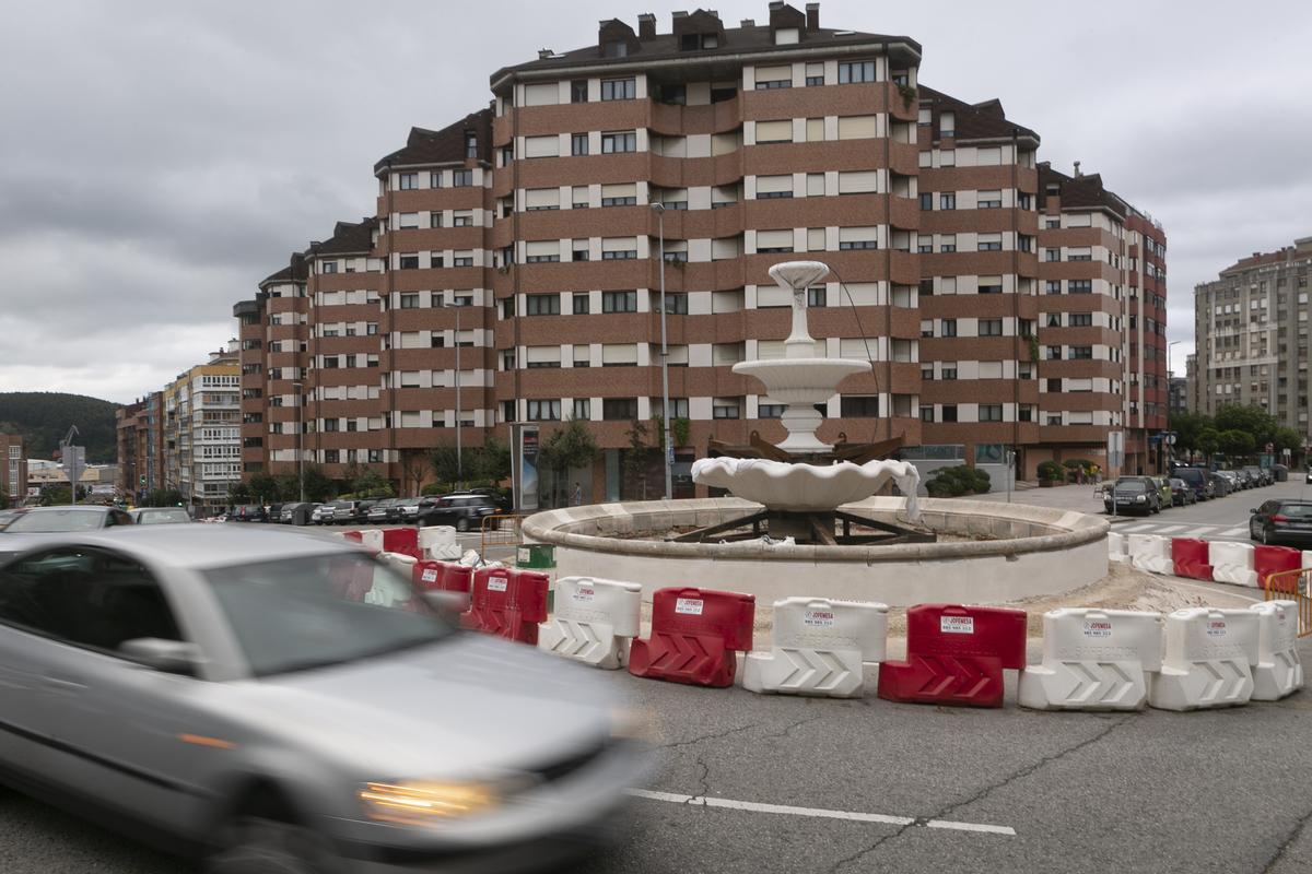 El viaje de la fuente de Pedro Menéndez a La Constitución