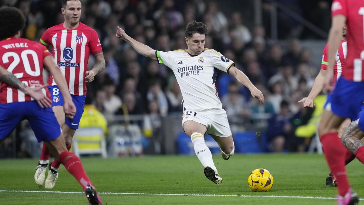 Brahim dispara en una de sus llegadas al área del Atlético