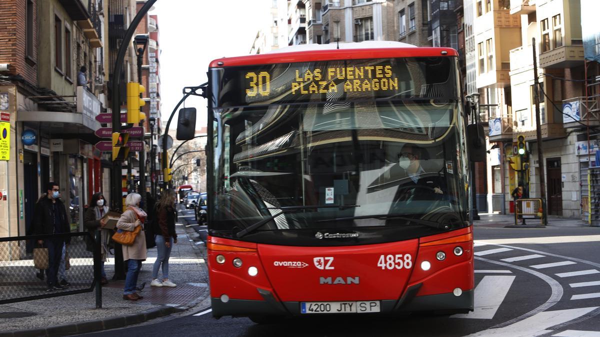 Estos son los horarios de la huelga de autobuses de Zaragoza hoy lunes.