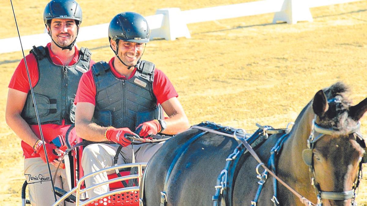 Sebastián Sabater, junto a Joaquín, durante el transcurso de una competición con su caballo.