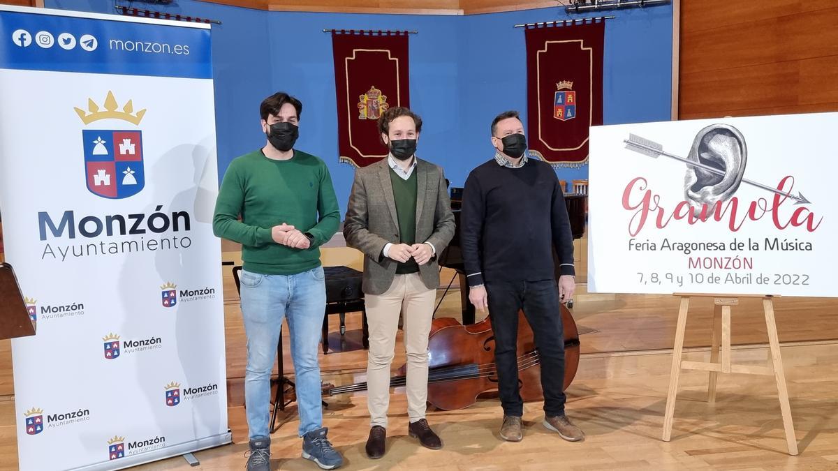 Miguel Hernández, Isaac Claver y Antonio Vilanova, en la presentación de la feria Gramola en Monzón.
