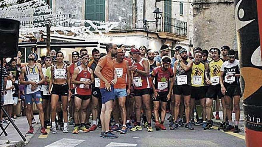 Imagen de la salida de la carrera nocturna de Llubí.