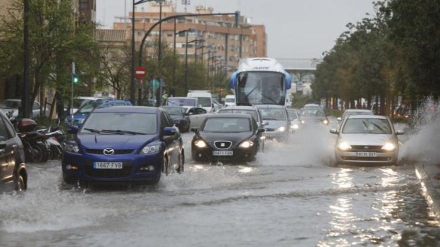 Importantes inundaciones en Tarongers y Serrería