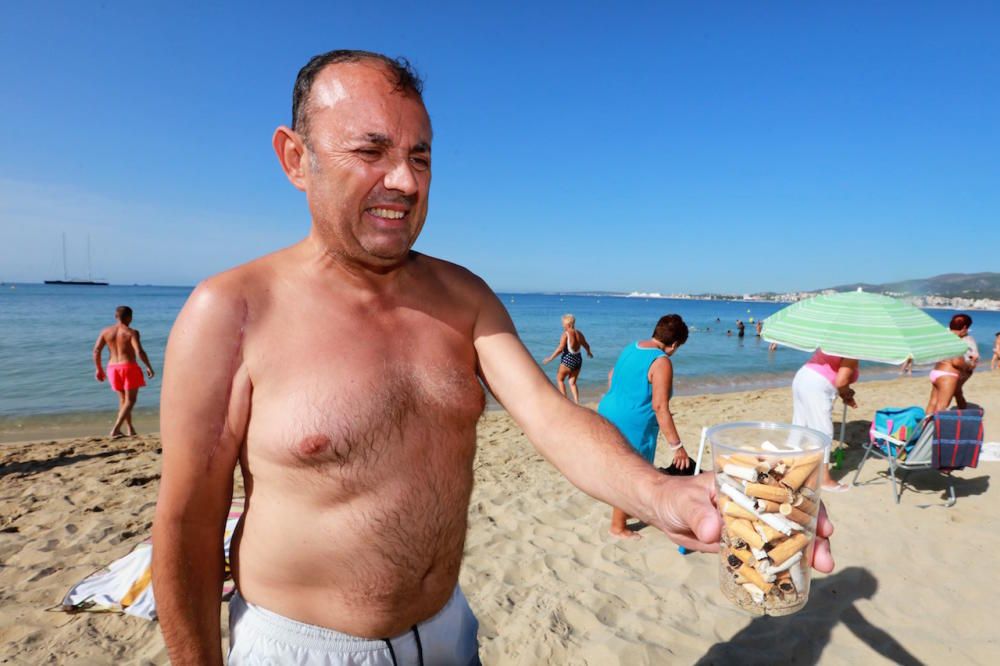 Eine katalanische Organisation hat zum gemeinsamen Müllsammeln aufgerufen. Die Zigarettenreste werden fotografiert und zusammengetragen. Los ging es am Montag (14.8.) an Palmas Stadtstrand Can Pere Antoni.