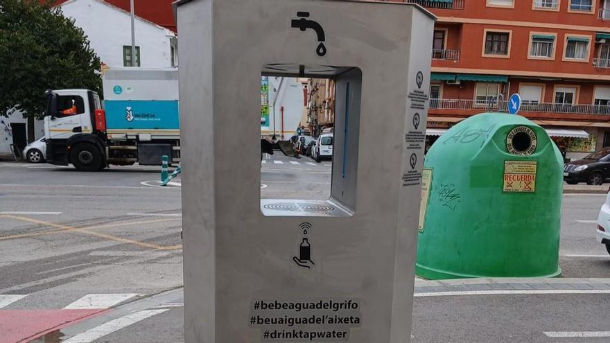 La ola de calor disparó el uso de las fuentes de agua fría: ocho mil litros en un día