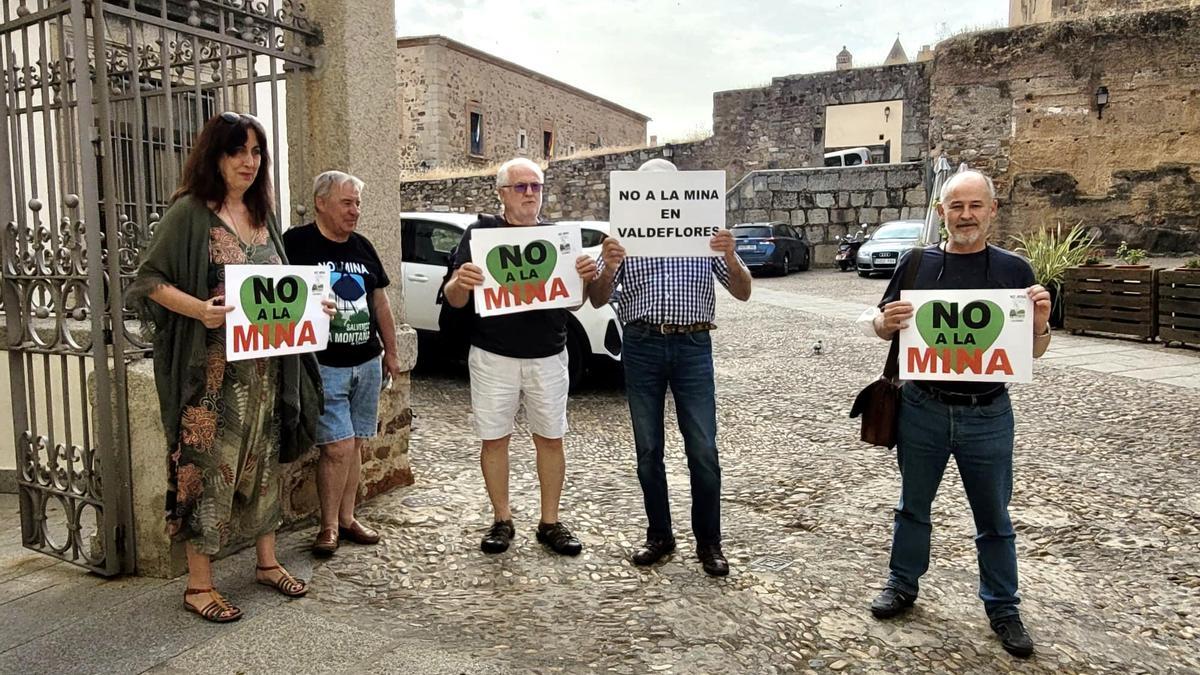 Asistentes a la protesta.