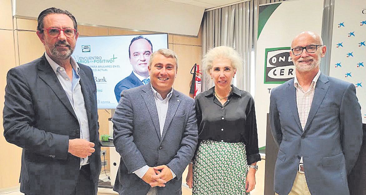 Alejandro Sáez de San Pedro, Virgilio Moreno, Magdalena Frau  y Xavi Nausia.