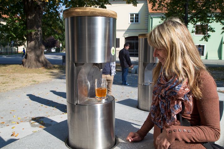 Fuente de cerveza en Eslovenia, el paraíso para los amantes de esta bebida.