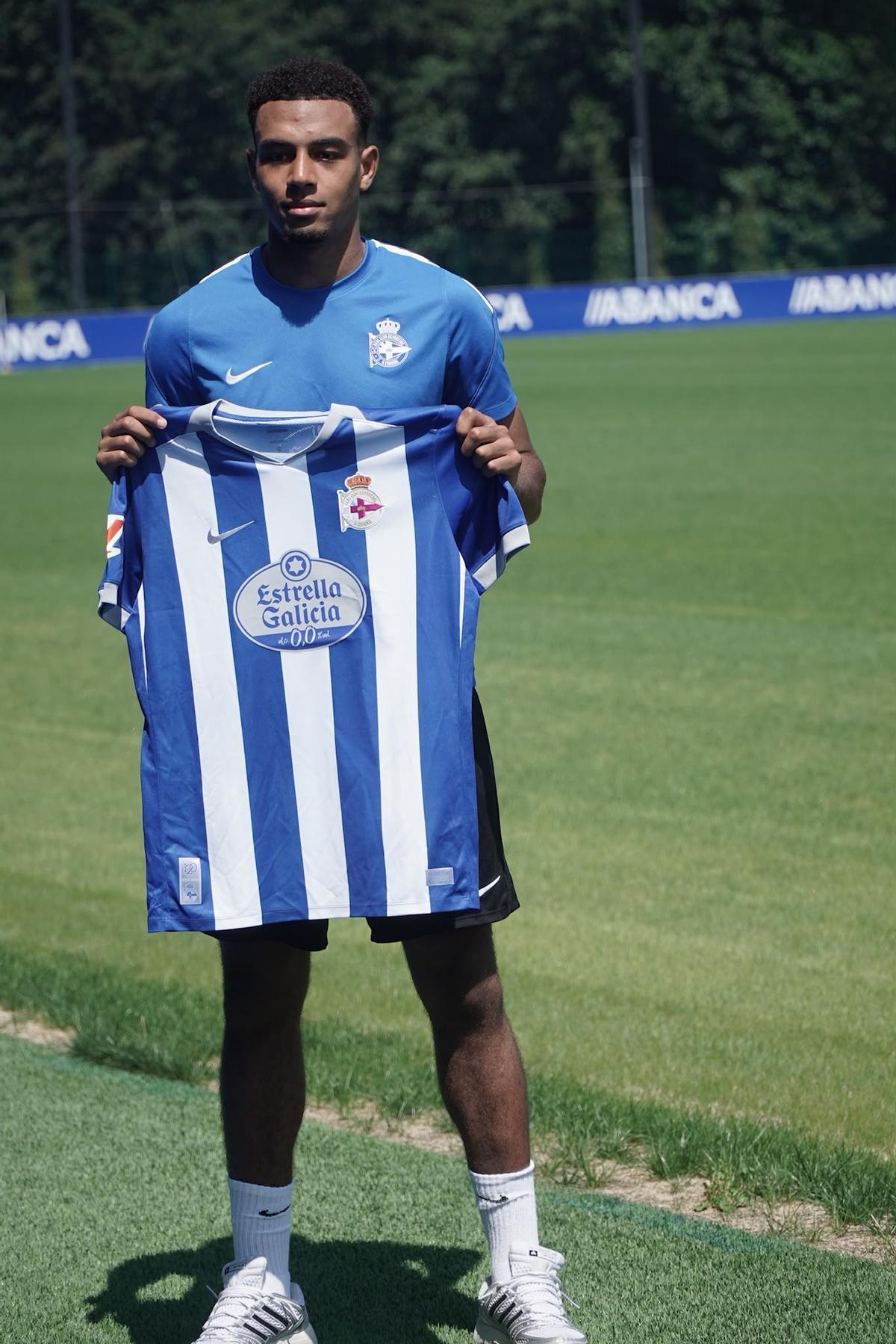 El Deportivo presenta a Bright Ede en Abegondo El Deportivo presenta a Bright Ede en Abegondo