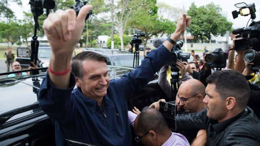 El ultra Bolsonaro logra una contundente victoria en la primera vuelta en Brasil
