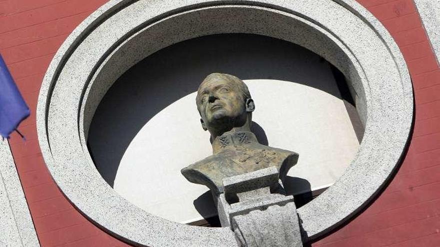 Imagen del busto de Juan Carlos I en el Ayuntamiento de Ferrol.