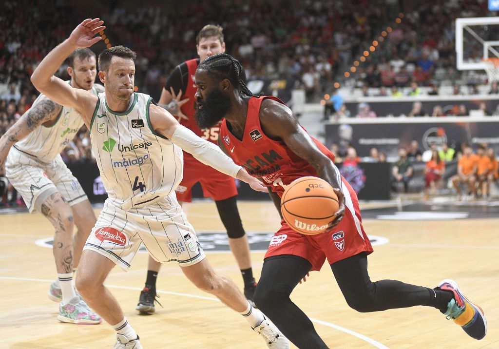 Todas las imágenes de la semifinal de la Supecopa entre el UCAM Murcia y el Unicaja