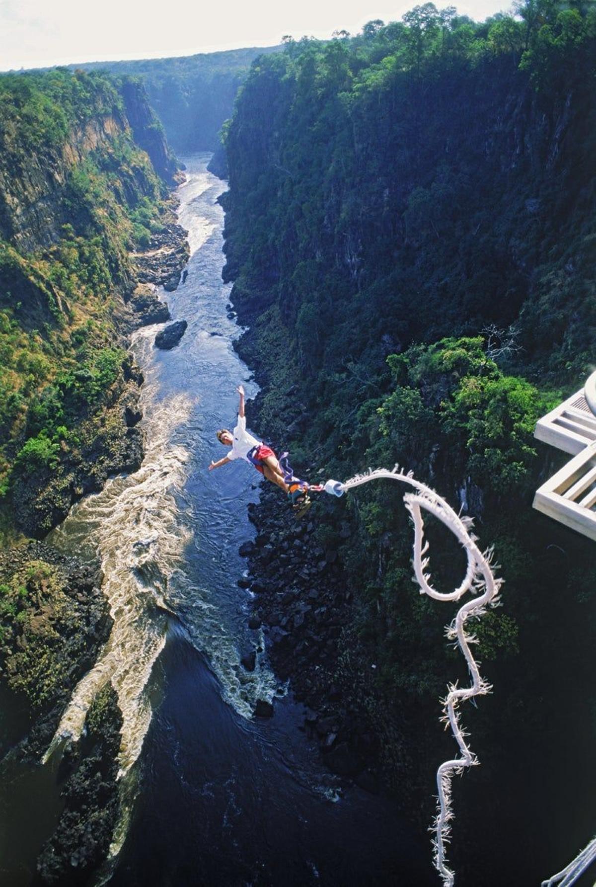 &quot;Bungee Jump&quot; desde 128 metros