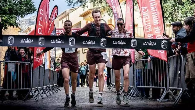 La Cursa Tomir se sobrepone a la lluvia y deja una jornada de máximo nivel para el equipo NNormal