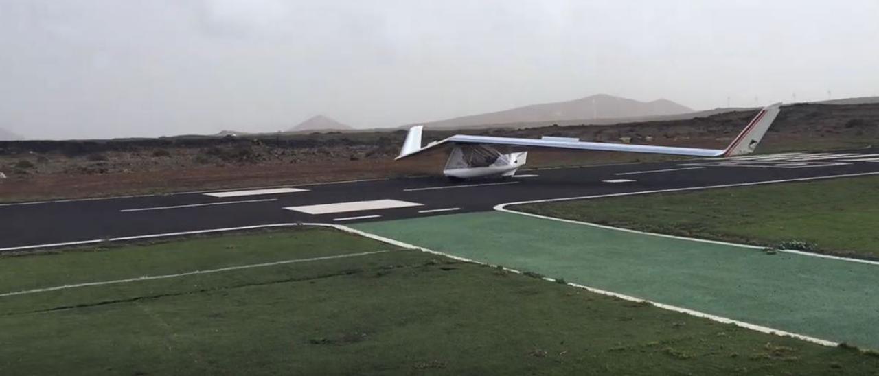 Vuelo del primer avión ultraligero eléctrico en Canarias