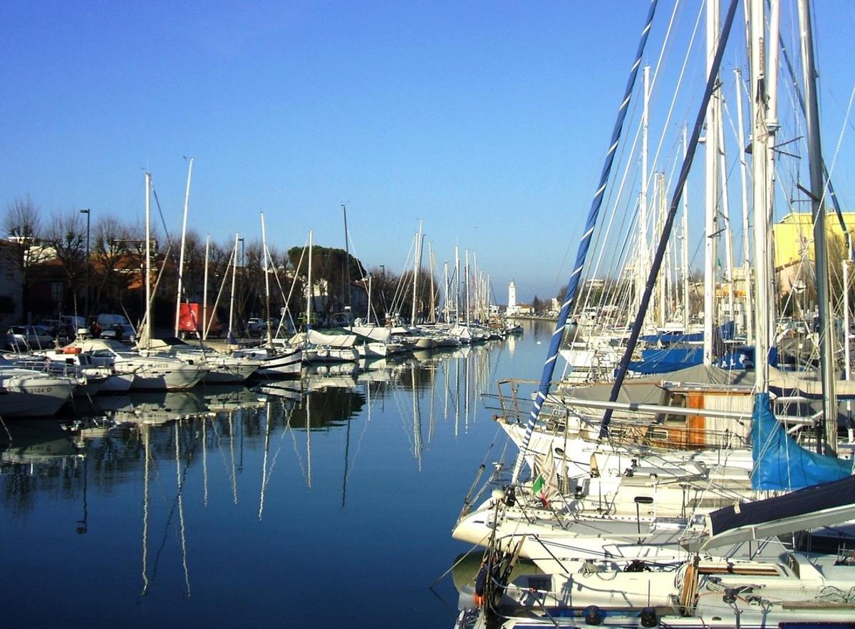 porto canale rimini italy