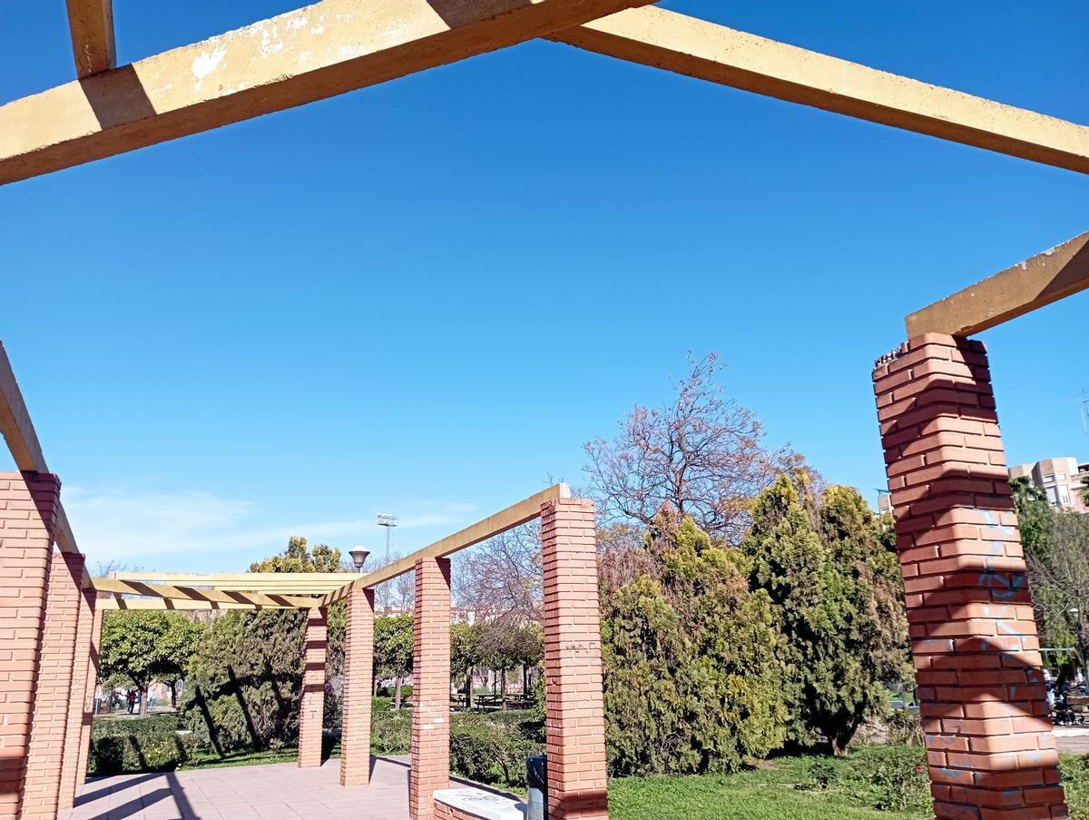 Lo que queda de la pérgola.