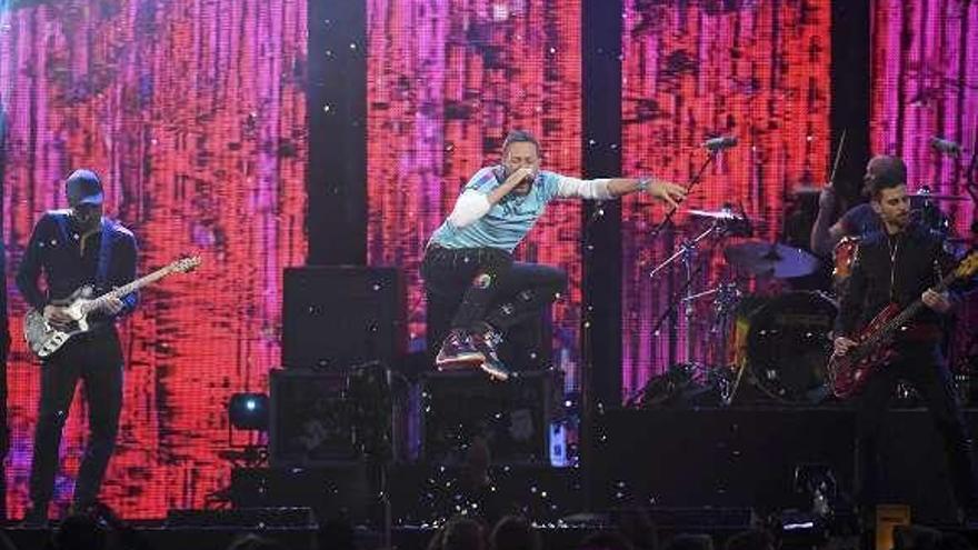 Coldplay, durante un concierto. // Reuters