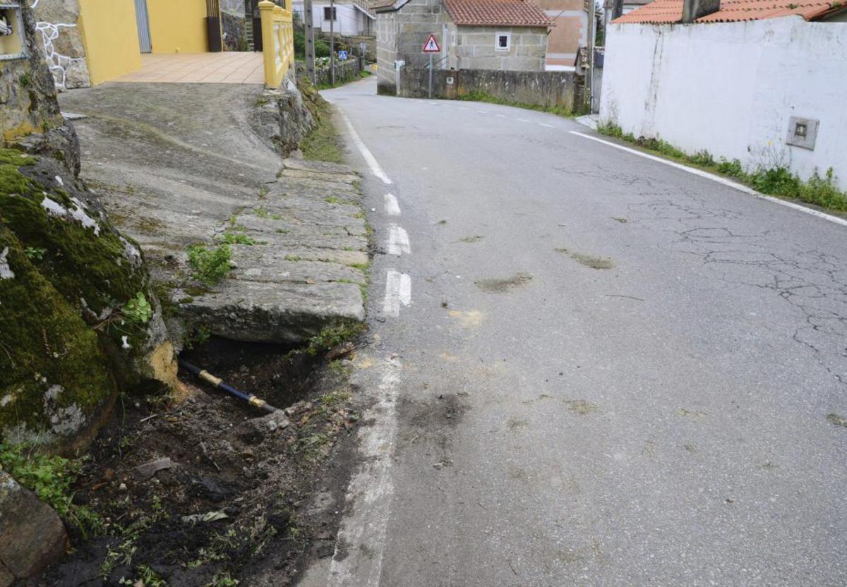 Carretera de Nerga, donde se detectó la avería en la red. | GONZALO  NÚÑEZ