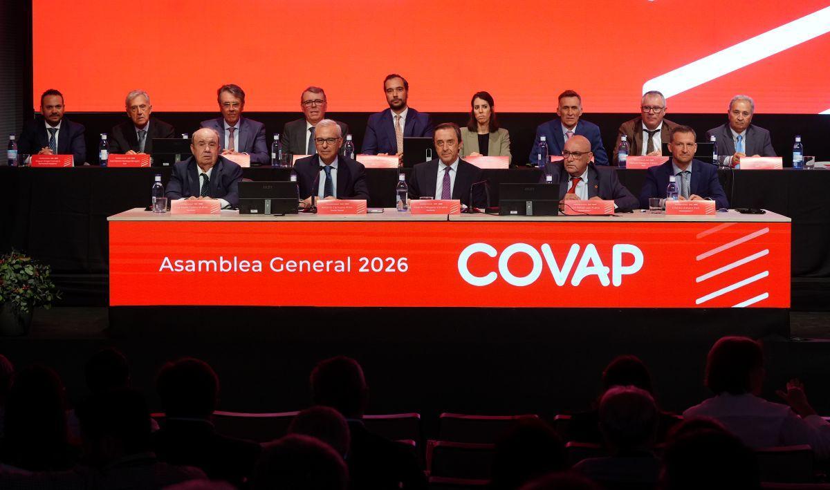 Directivos de Covap, durante la asamblea general celebrada este miércoles.