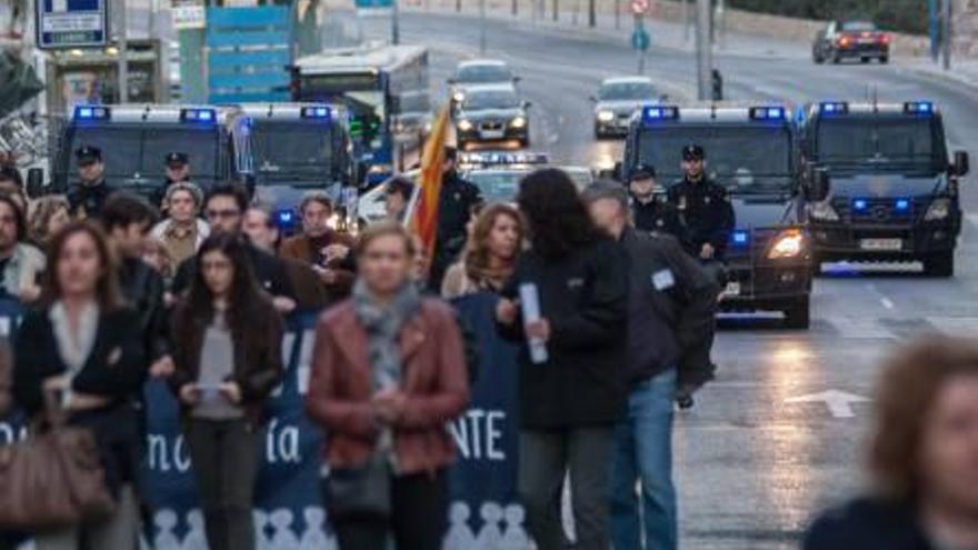 Protesta bajo extrema vigilancia