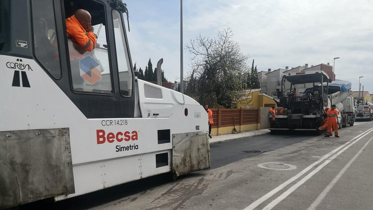La empresa encargada de realizar el cambio de pavimento en Almassora es Becsa.