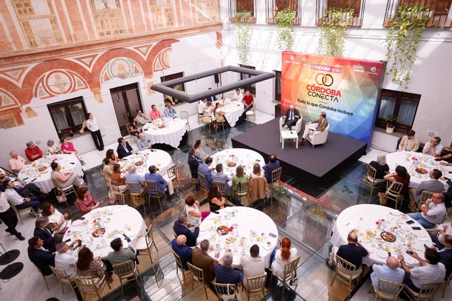 Coloquio CÓRDOBA Conecta `Todo lo que Córdoba incluye', en imágenes