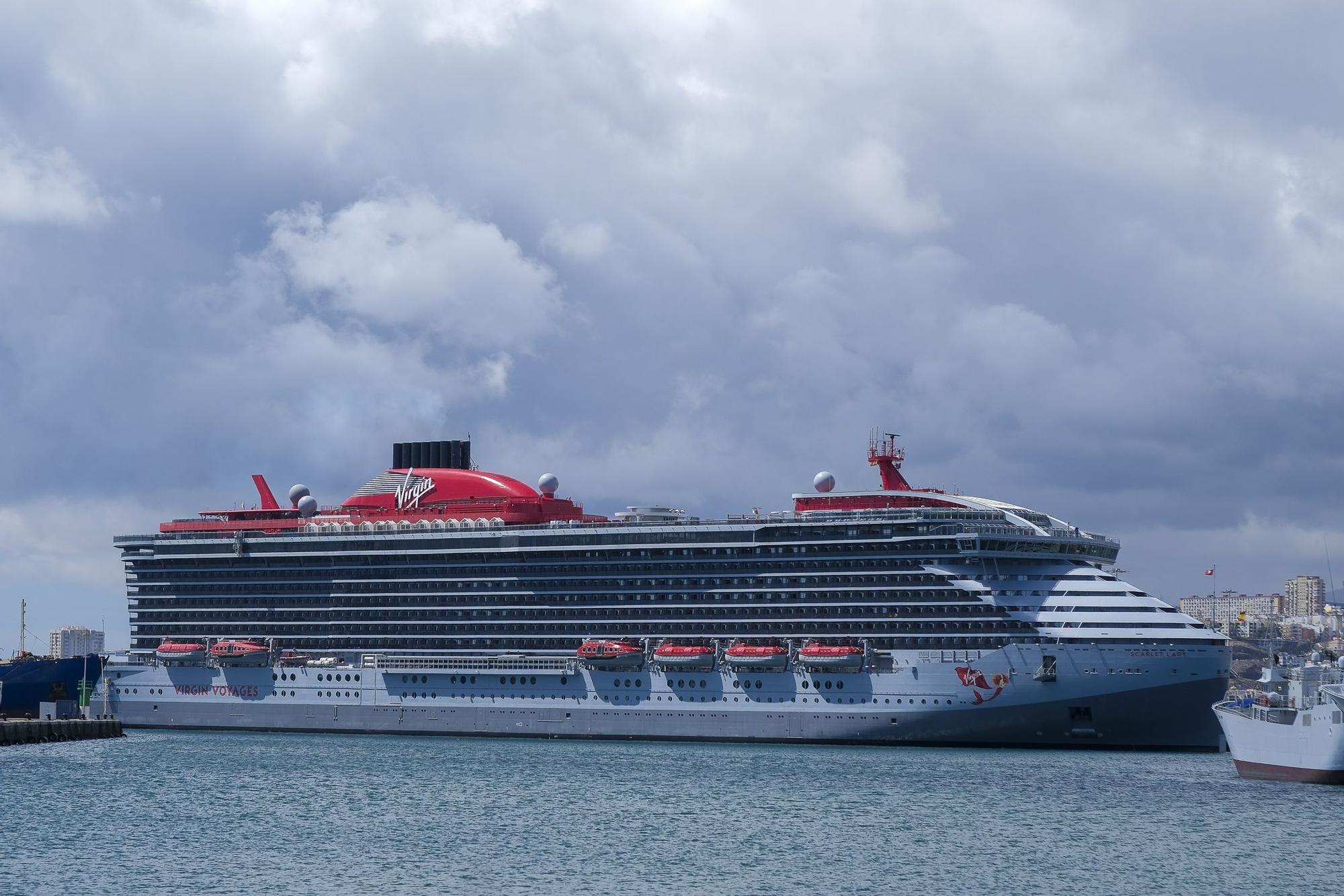 Crucero Scarlet Lady en el Puerto de Las Palmas.