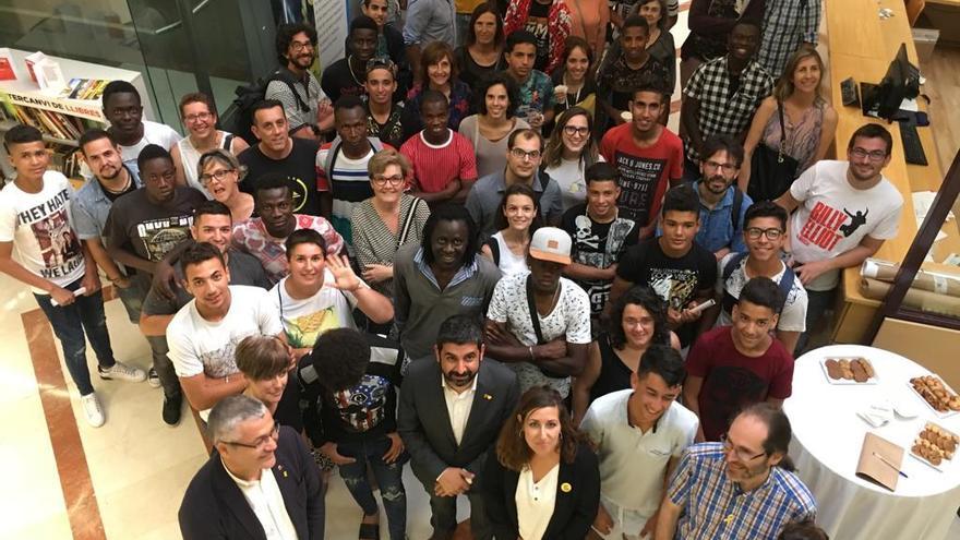 Els assistents en el balanç de la mentoria celebrat el Dia Internacional del Refugiat, el 20 de juny, a Barcelona.