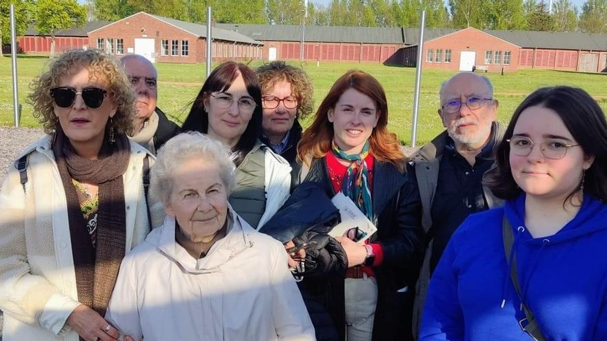 Regreso al campo nazi donde Evaristo sobrevivió con la leche robada a un gato de las SS